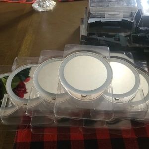 10 tweezerman  Adjustable lighted mirror